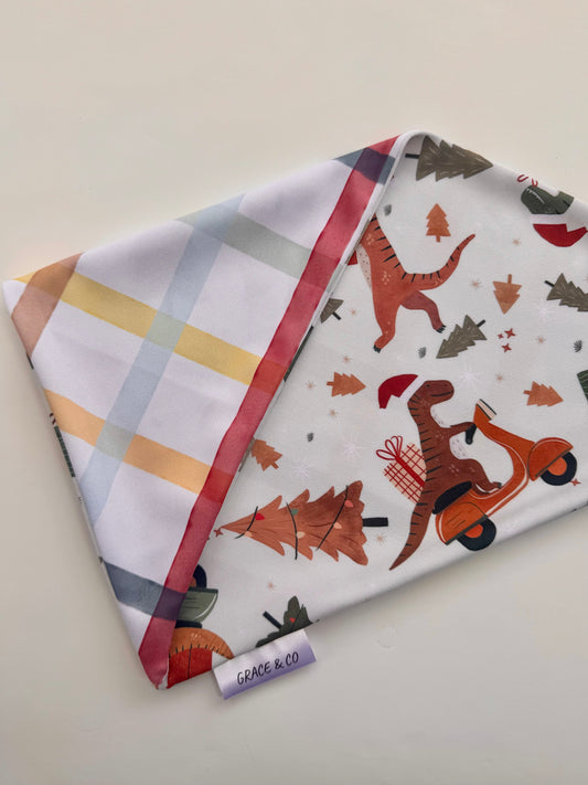 Christmas Dino's 3.0: 2 in 1, double sided dog bandana