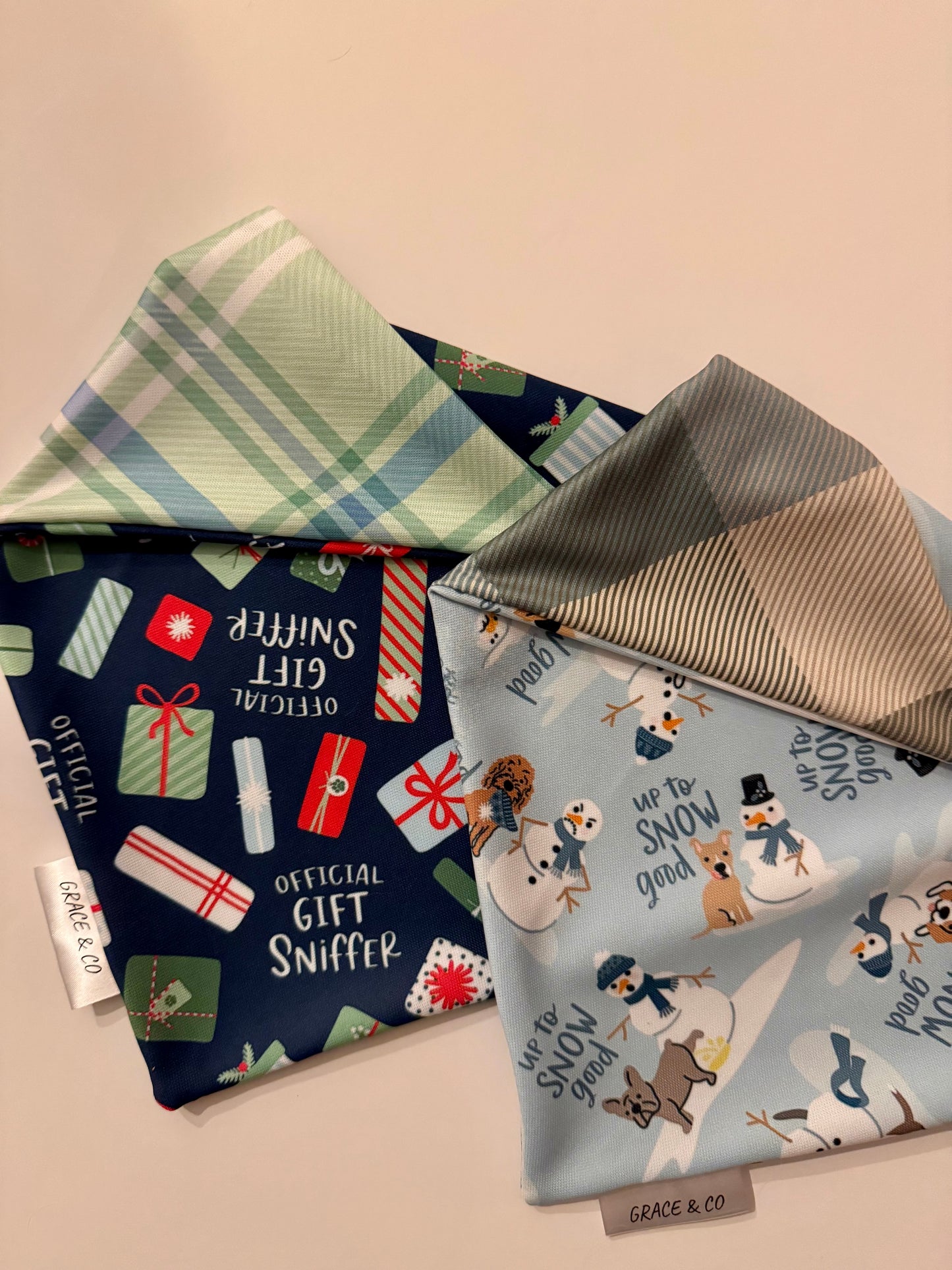Official Gift Sniffer: 2 in 1, double sided dog bandana