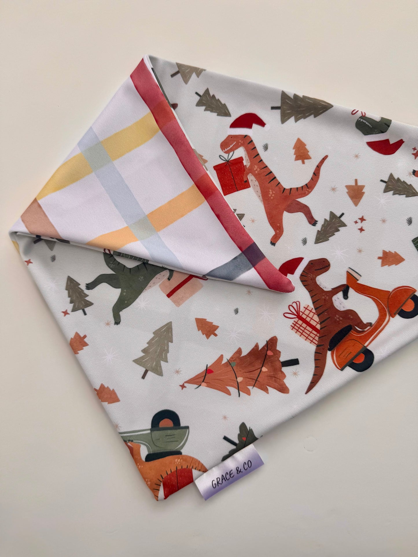 Christmas Dino's 3.0: 2 in 1, double sided dog bandana